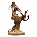 Lara Croft (The Ruins Of Revelation) Miniature Statue par Weta - figurine Tomb Raider de 21 cm