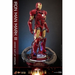 Iron Man Mark III (Armor Suit-Up Version) par Hot Toys - figurine 1/6 Iron Man de 32 cm - Reference MMS825D72
