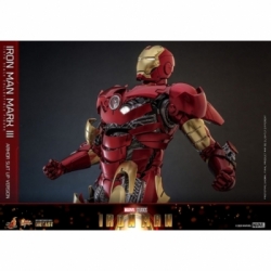 Iron Man Mark III (Armor Suit-Up Version) by Hot Toys - Iron Man 1/6 scale action figure - Reference MMS825D72