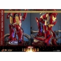 Iron Man Mark III (Armor Suit-Up Version) par Hot Toys - figurine 1/6 Iron Man de 32 cm - Reference MMS825D72