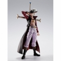 Dracule Mihawk (Hawkeye) SH Figuarts par Bandai Tamashii Nations - figurine One Piece de 17 cm