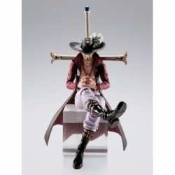 Dracule Mihawk (Hawkeye) SH Figuarts by Bandai Tamashii Nations - One Piece 17 cm action figure