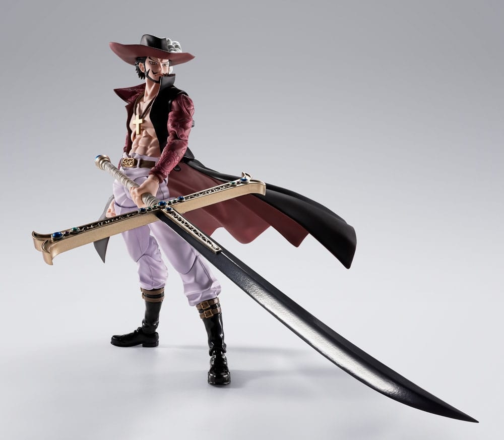 Dracule Mihawk (Hawkeye) SH Figuarts by Bandai Tamashii Nations - One Piece 17 cm action figure