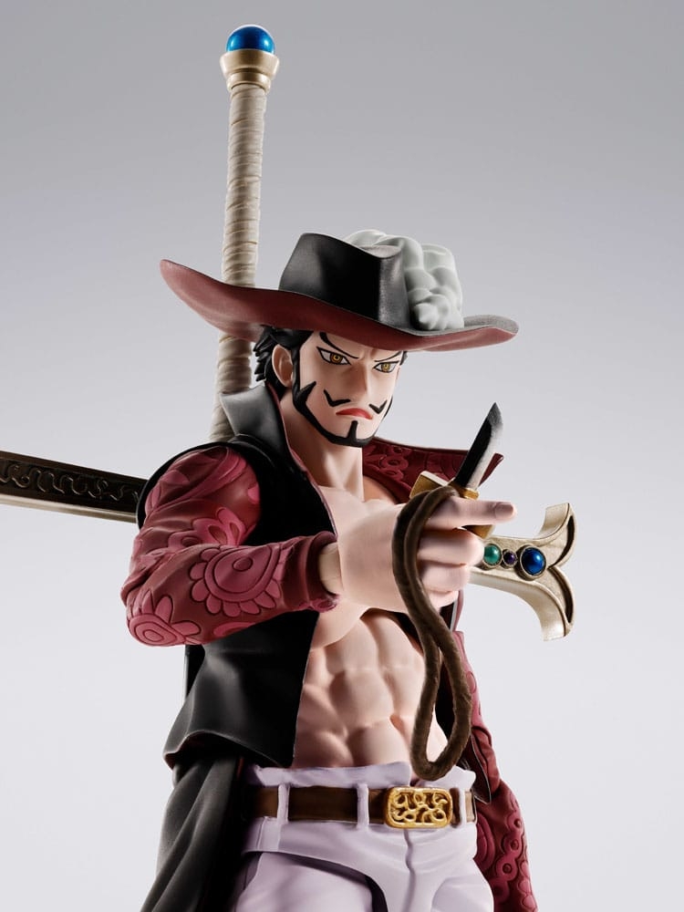 Dracule Mihawk (Hawkeye) SH Figuarts par Bandai Tamashii Nations - figurine One Piece de 17 cm