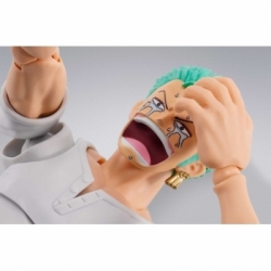 Dracule Mihawk (Hawkeye) SH Figuarts by Bandai Tamashii Nations - One Piece 17 cm action figure