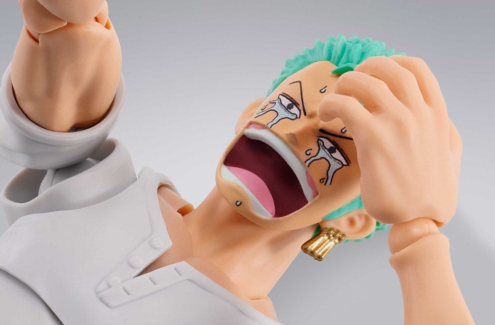 Dracule Mihawk (Hawkeye) SH Figuarts par Bandai Tamashii Nations - figurine One Piece de 17 cm