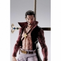 Dracule Mihawk (Hawkeye) SH Figuarts par Bandai Tamashii Nations - figurine One Piece de 17 cm