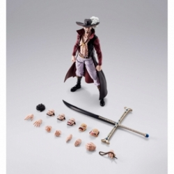 Dracule Mihawk (Hawkeye) SH Figuarts by Bandai Tamashii Nations - One Piece 17 cm action figure