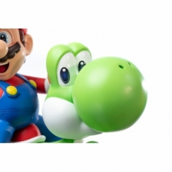 Mario et Yoshi Exclusive par First 4 Figures F4F - statue Super Mario de 48 cm