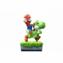 Mario et Yoshi Standard par First 4 Figures F4F - statue Super Mario de 48 cm