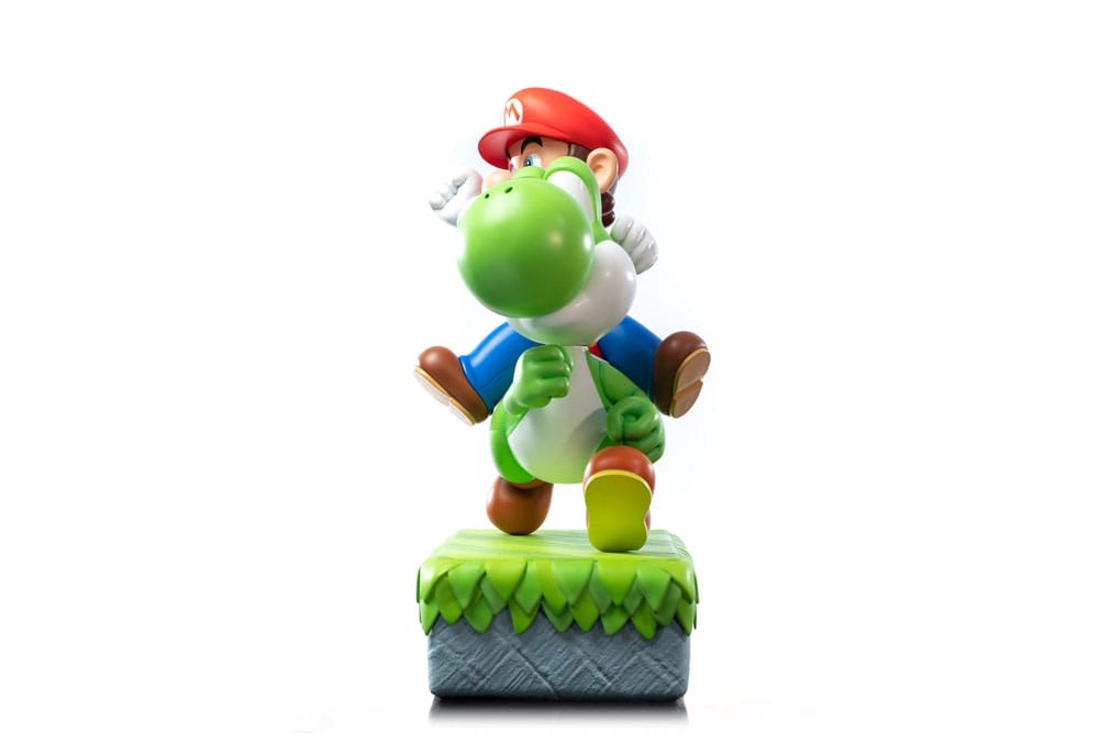 Mario et Yoshi Standard par First 4 Figures F4F - statue Super Mario de 48 cm