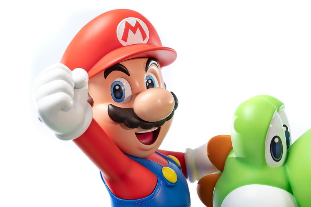 Mario et Yoshi Standard par First 4 Figures F4F - statue Super Mario de 48 cm