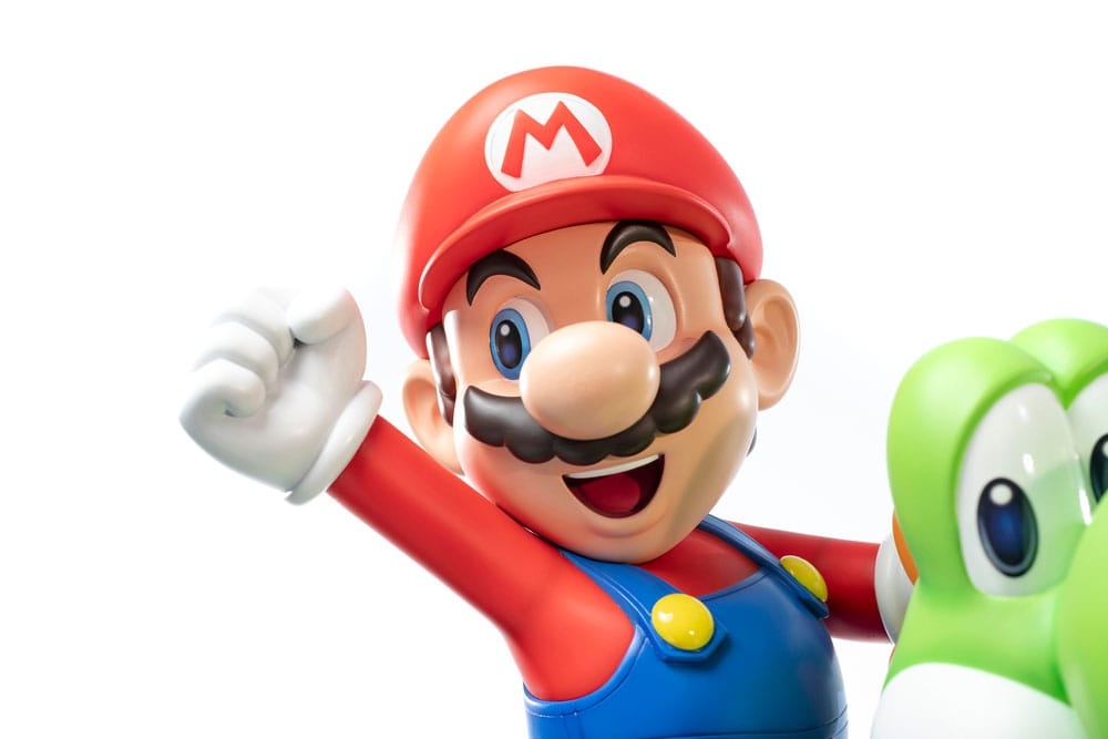 Mario et Yoshi Standard par First 4 Figures F4F - statue Super Mario de 48 cm