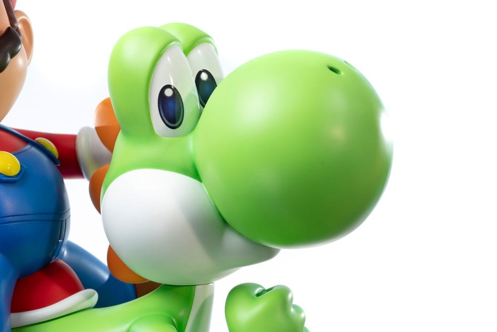 Mario et Yoshi Standard par First 4 Figures F4F - statue Super Mario de 48 cm