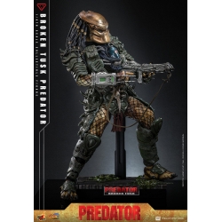 Broken Tusk Predator by Hot Toys - Alien VS Predator 1/6 scale action figure - Reference CMS029