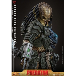 Broken Tusk Predator by Hot Toys - Alien VS Predator 1/6 scale action figure - Reference CMS029