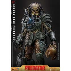 Broken Tusk Predator by Hot Toys - Alien VS Predator 1/6 scale action figure - Reference CMS029