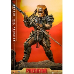 Broken Tusk Predator par Hot Toys - figurine 1/6 Alien VS Predator de 35 cm - Reference CMS029