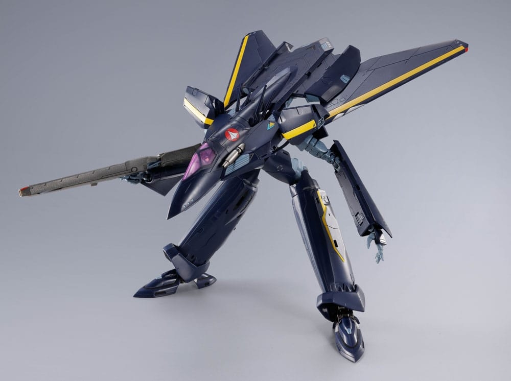 VF-17S Nightmare Stealthvalkyrie (Gamlin Kizaki use) DX Chogokin par Bandai - figurine Macross 7 de 25 cm