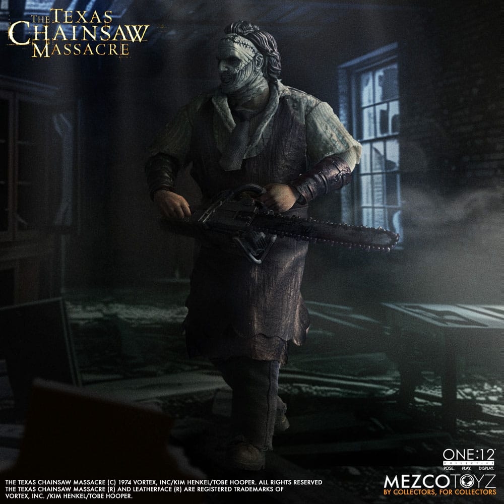 Leatherface par Mezco - figurine 1/12 Massacre à la tronçonneuse (2003) de 17 cm