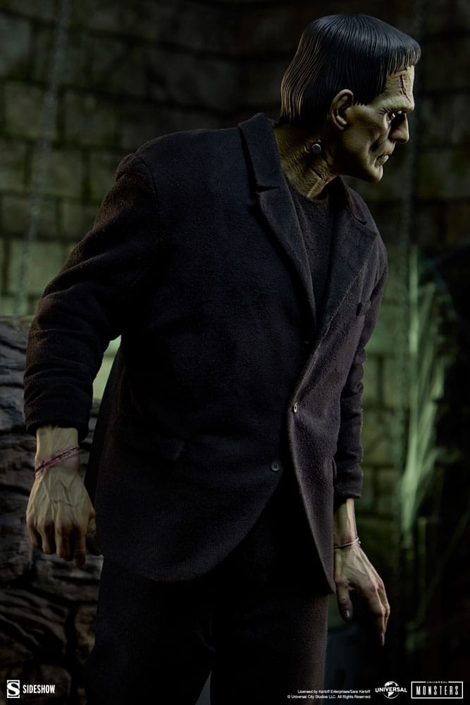 Frankenstein Premium Format by Sideshow Collectibles Mixed Media Edition - Frankenstein 1/4 scale statue