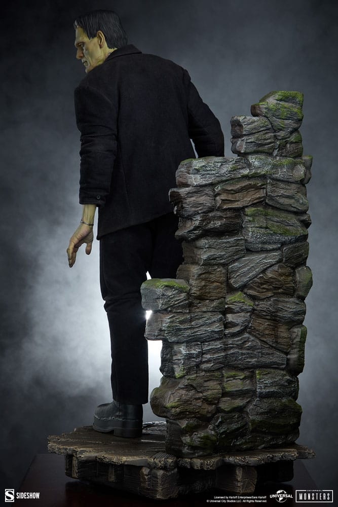 Frankenstein Premium Format by Sideshow Collectibles Mixed Media Edition - Frankenstein 1/4 scale statue