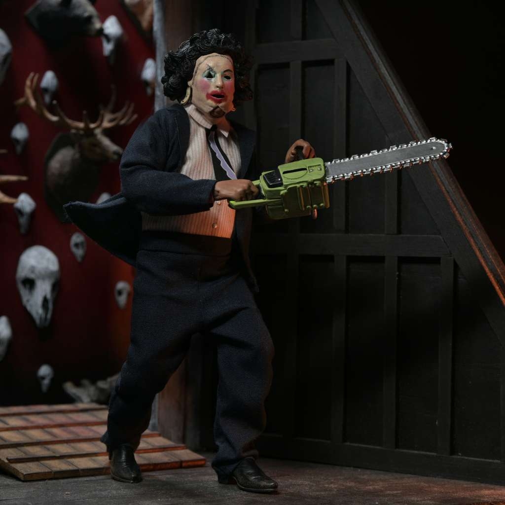 Leatherface (Pretty Woman Mask) par Neca - figurine Massacre à la tronçonneuse de 20 cm