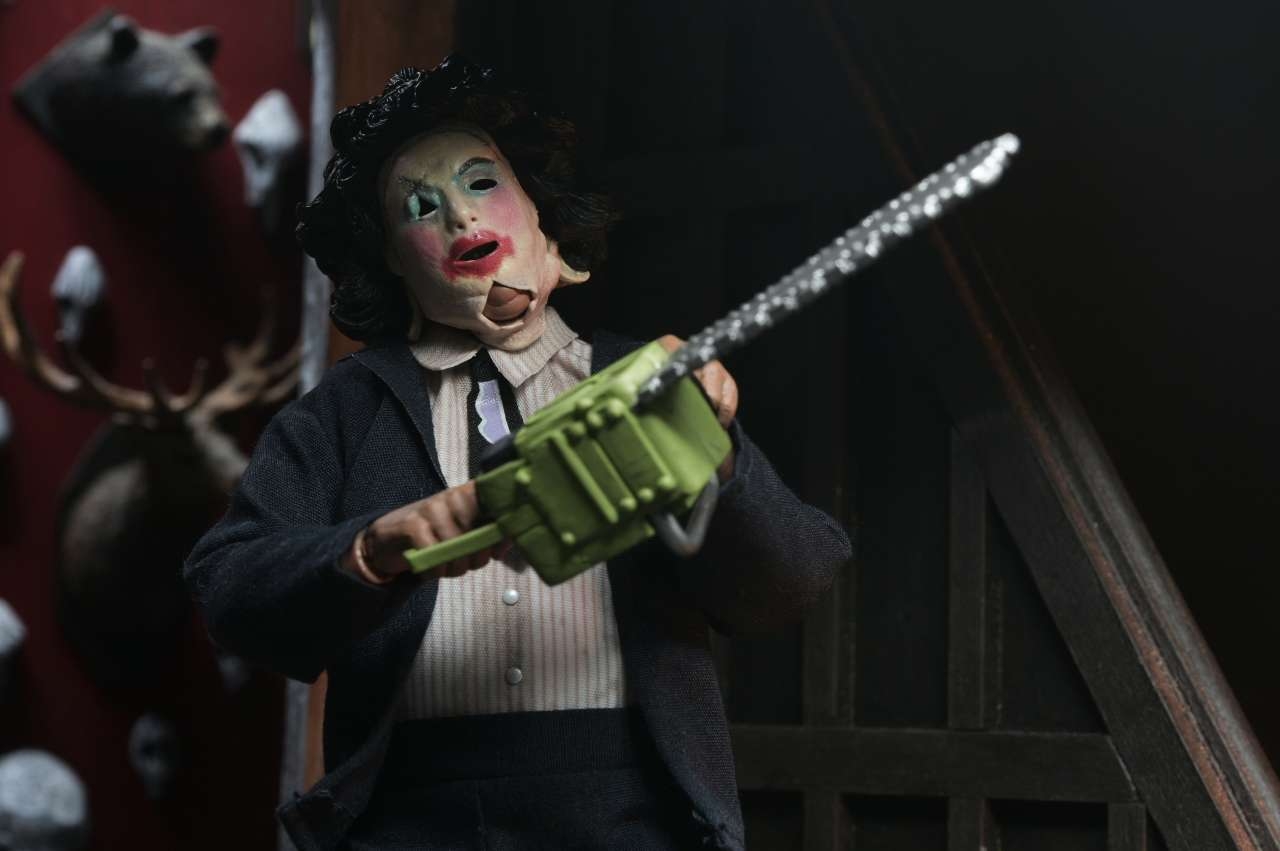 Leatherface (Pretty Woman Mask) par Neca - figurine Massacre à la tronçonneuse de 20 cm