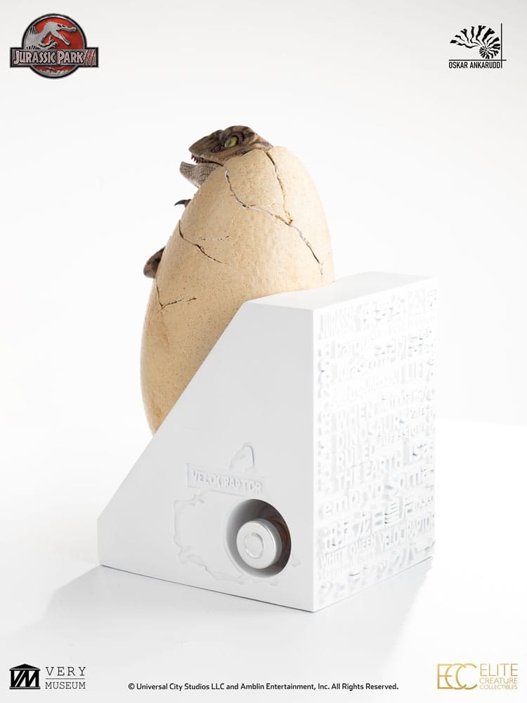 White Queen Hatching Egg par Elite Creature Collectibles - figurine 1/1 Jurassic Park 3 de 13 cm