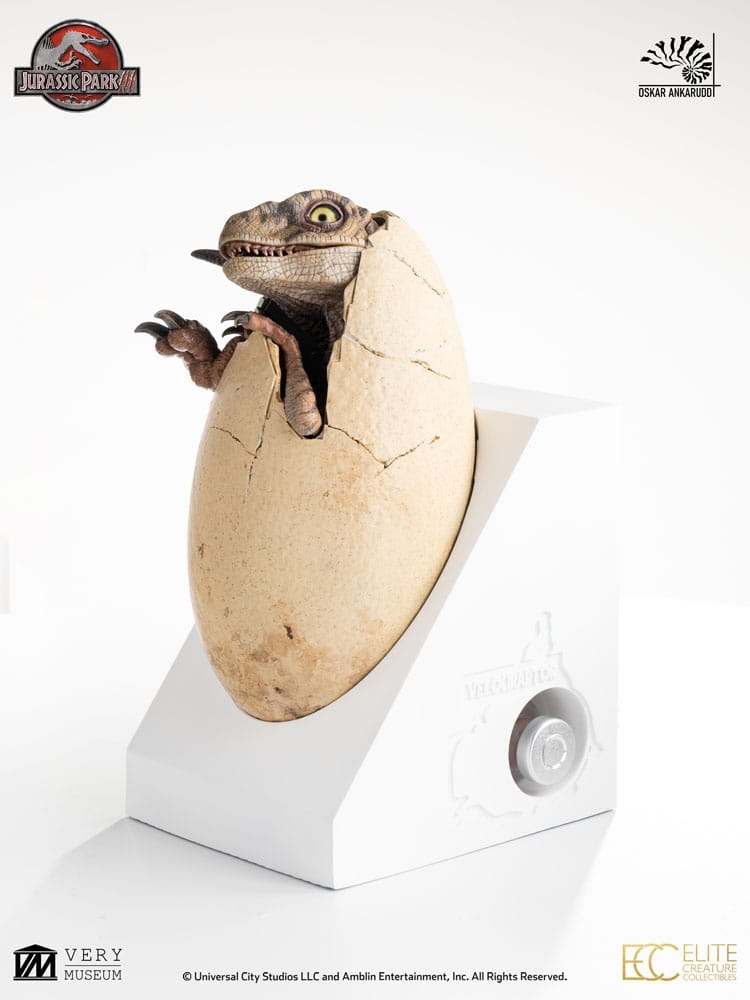 White Queen Hatching Egg par Elite Creature Collectibles - figurine 1/1 Jurassic Park 3 de 13 cm