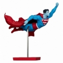 Superman (by Lee Bermejo) Red & Blue par McFarlane Toys - statue 1/10 DC Comics de 26 cm