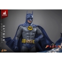 Batman (Blue and Grey Suit) par Hot Toys - MMS834 - figurine 1/6 The Flash de 30 cm