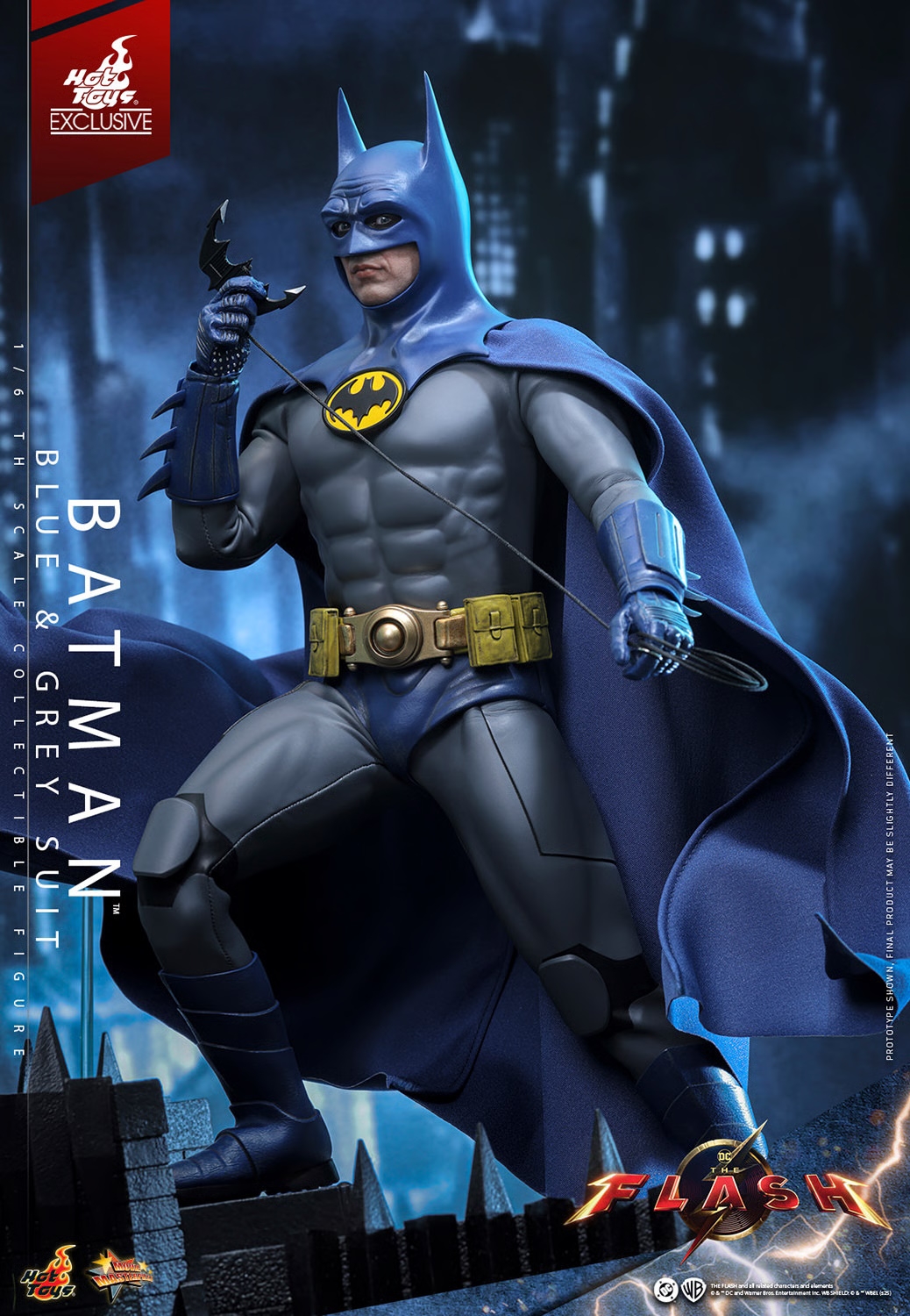 Batman (Blue and Grey Suit) par Hot Toys - MMS834 - figurine 1/6 The Flash de 30 cm