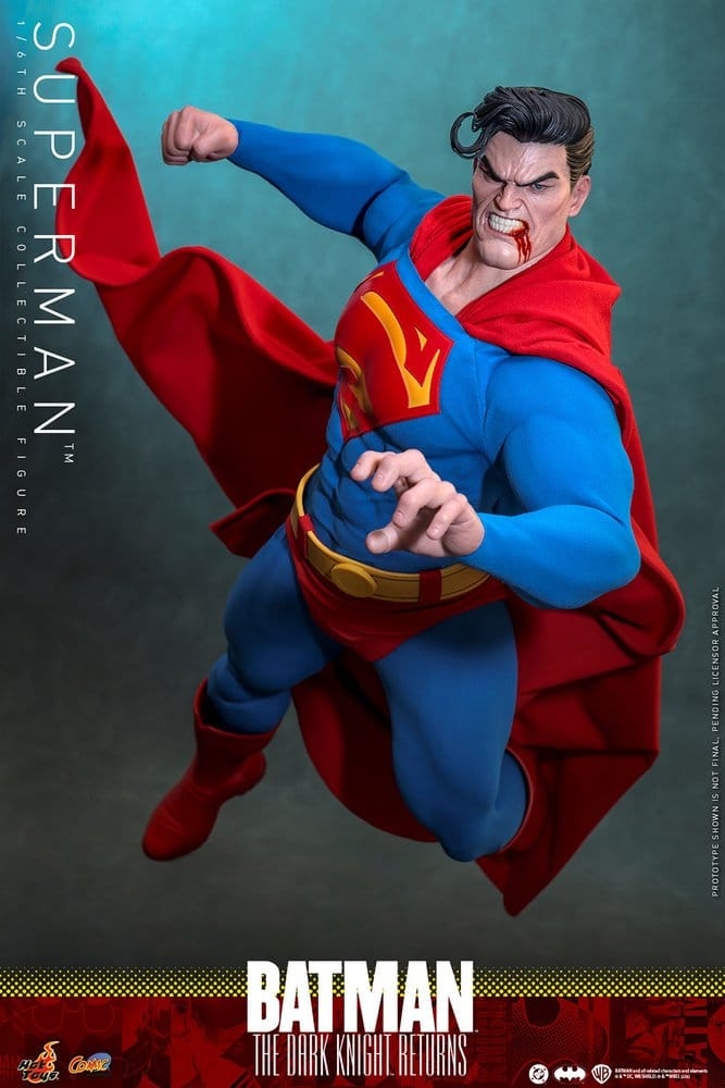 Superman par Hot Toys - CMS032 - figurine 1/6 The Dark Knight Returns de 34 cm