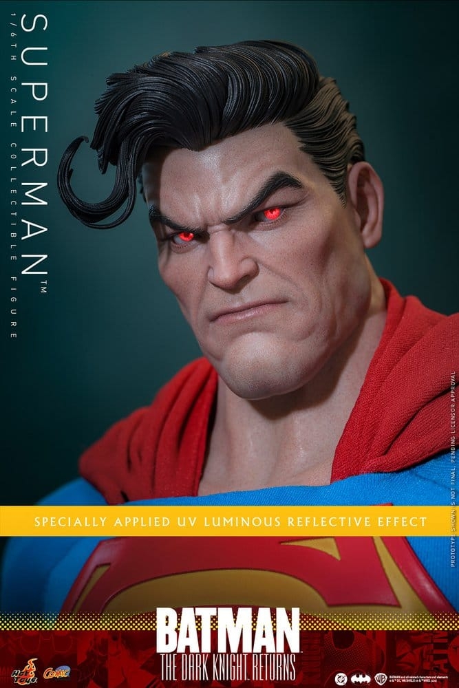 Superman van Hot Toys - CMS032 - The Dark Knight Returns 1/6 schaal actiefiguur
