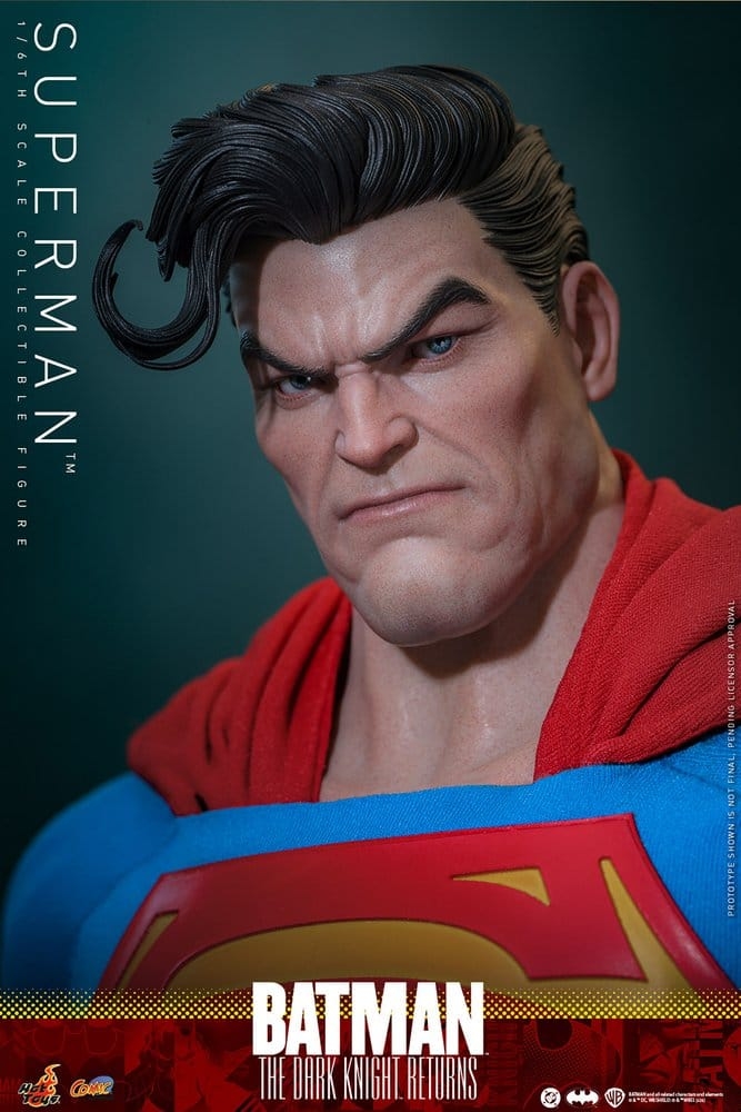 Superman by Hot Toys - CMS032 - The Dark Knight Returns 1/6 scale action figure