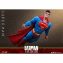 Superman par Hot Toys - CMS032 - figurine 1/6 The Dark Knight Returns de 34 cm