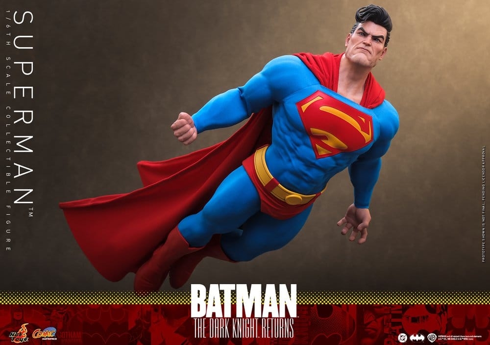 Superman par Hot Toys - CMS032 - figurine 1/6 The Dark Knight Returns de 34 cm