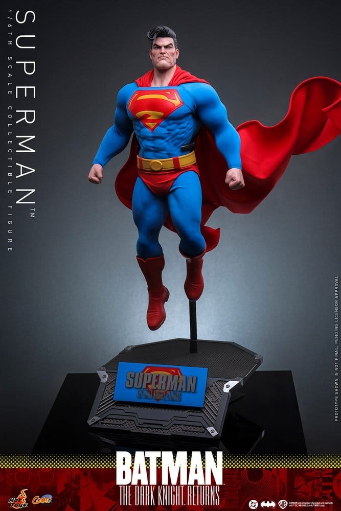 Superman van Hot Toys - CMS032 - The Dark Knight Returns 1/6 schaal actiefiguur