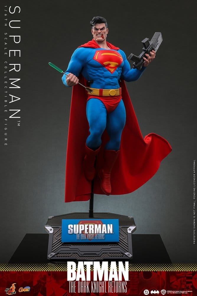 Superman by Hot Toys - CMS032 - The Dark Knight Returns 1/6 scale action figure