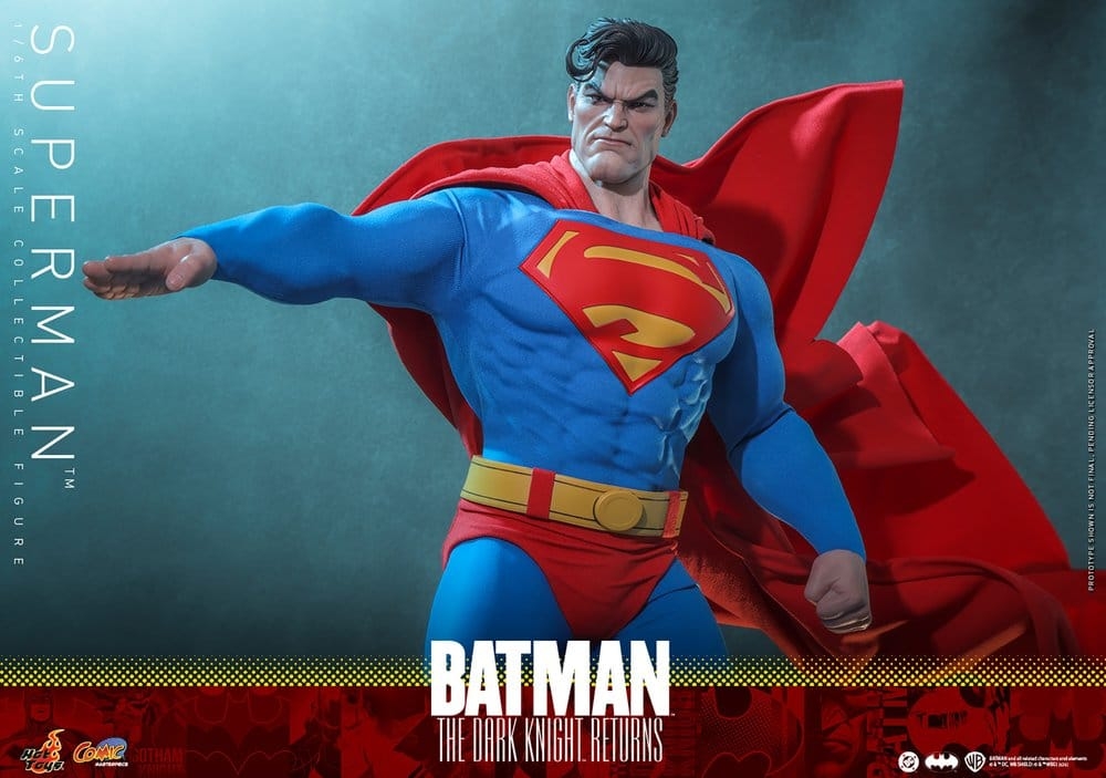 Superman by Hot Toys - CMS032 - The Dark Knight Returns 1/6 scale action figure