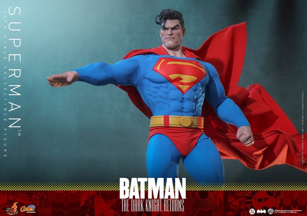 Superman by Hot Toys - CMS032 - The Dark Knight Returns 1/6 scale action figure