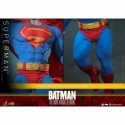 Superman par Hot Toys - CMS032 - figurine 1/6 The Dark Knight Returns de 34 cm