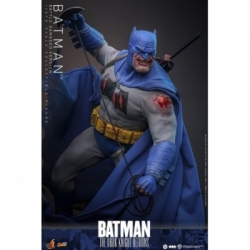 Batman (Battle Damaged version) by Hot Toys - CMS031 - The Dark Knight Returns 1/6 scale action figure