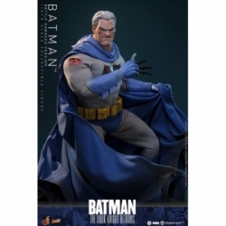 Batman (Battle Damaged version) par Hot Toys - CMS031 - figurine 1/6 The Dark Knight Returns de 32 cm