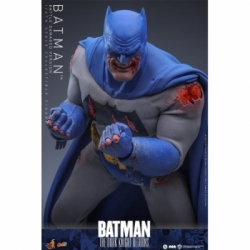 Batman (Battle Damaged version) by Hot Toys - CMS031 - The Dark Knight Returns 1/6 scale action figure
