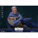 Batman (Battle Damaged version) by Hot Toys - CMS031 - The Dark Knight Returns 1/6 scale action figure
