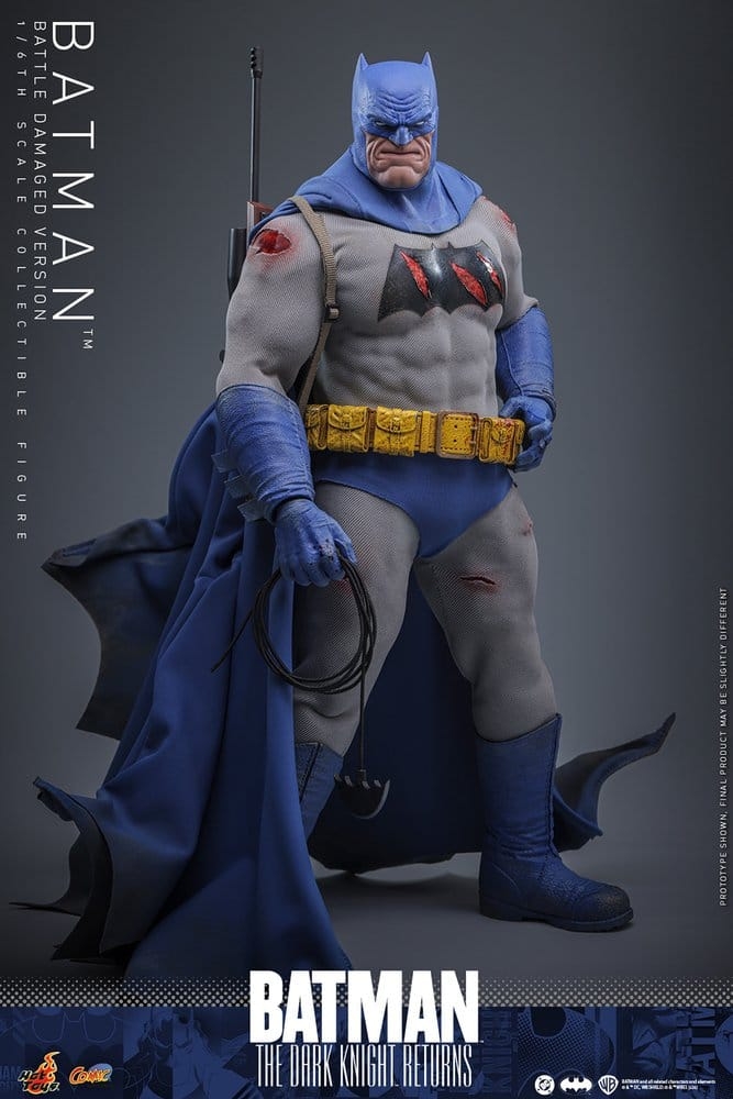 Batman (Battle Damaged version) van Hot Toys - CMS031 - The Dark Knight Returns 1/6 schaal actiefiguur