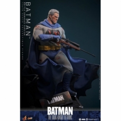 Batman (Battle Damaged version) van Hot Toys - CMS031 - The Dark Knight Returns 1/6 schaal actiefiguur