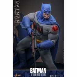 Batman (Battle Damaged version) par Hot Toys - CMS031 - figurine 1/6 The Dark Knight Returns de 32 cm